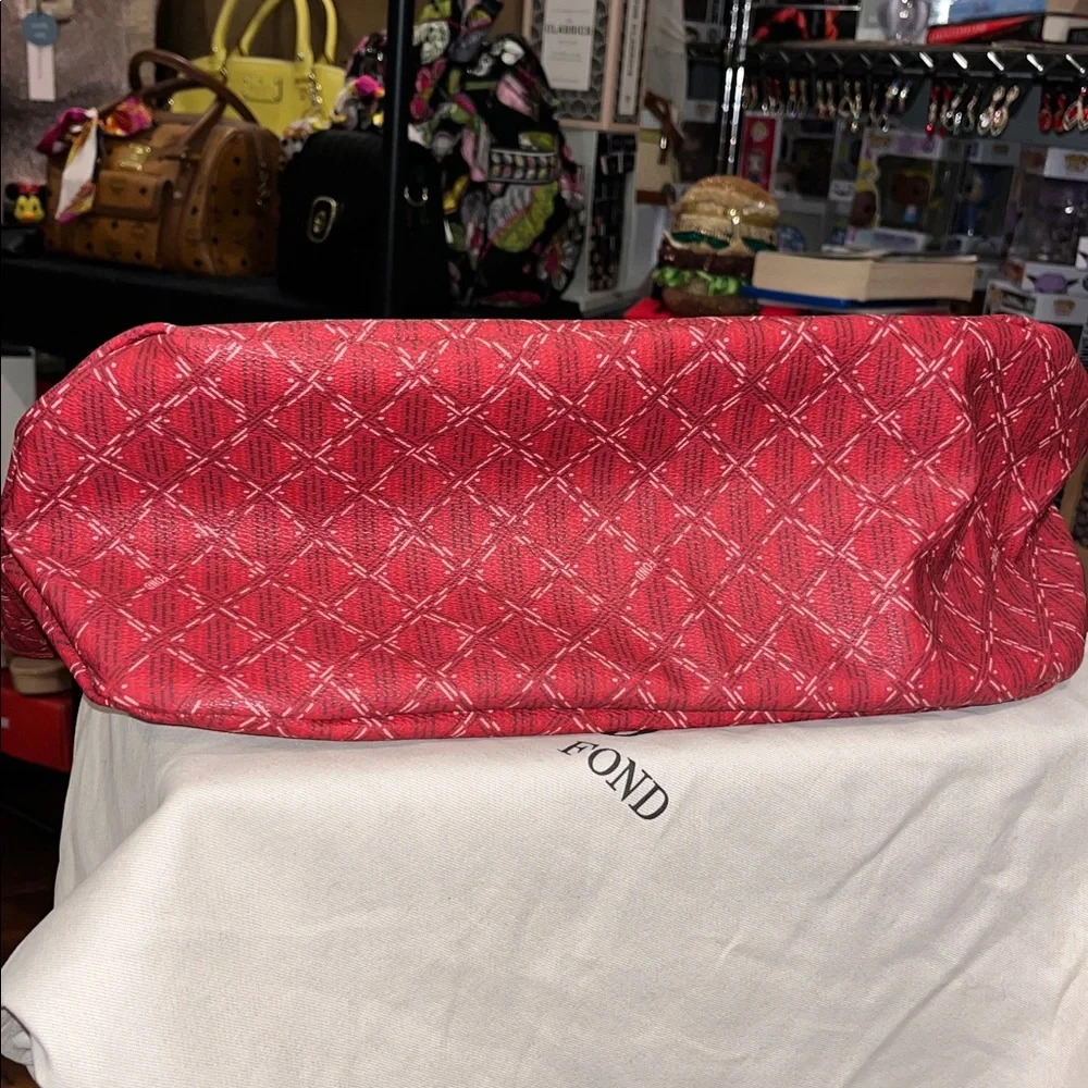 FOND RED TOTE